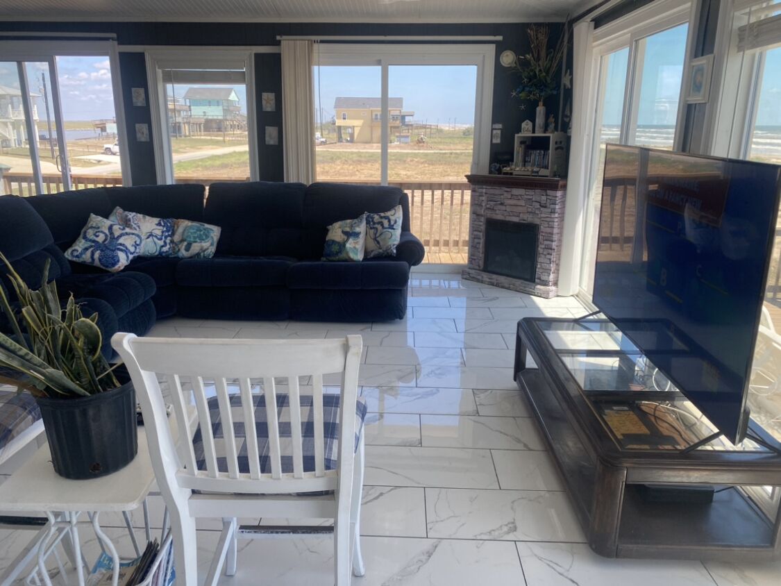 TV, fireplace, DVD player, books