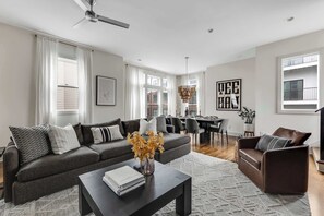 Smart TV, ping pong, books, stereo