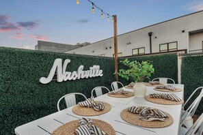 Outdoor dining