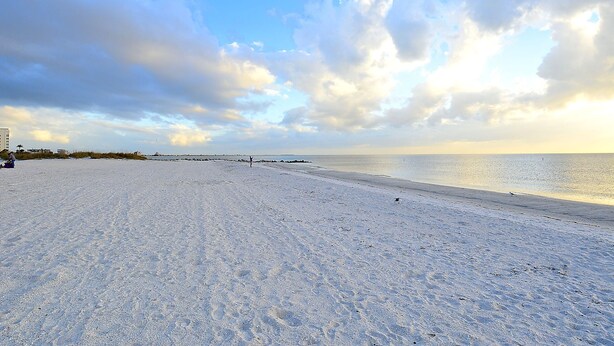 Beach - Land's End #403 Building 3 - Beautiful Updates/awesome BAY View! (Treasure Island)