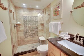 Room - Land's End #403 Building 3 - Beautiful Updates/awesome BAY View! (Treasure Island)