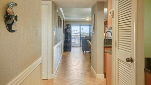 Interior - Land's End #403 Building 3 - Beautiful Updates/awesome BAY View! (Treasure Island)