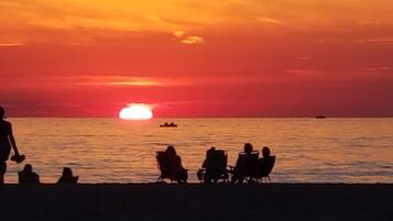 In Strandnähe, Liegestühle