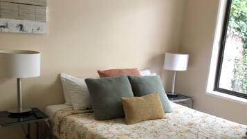 2 bedrooms, iron/ironing board, travel cot, free WiFi