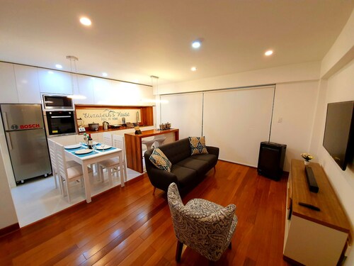 Elizabeth's House - Feel At Home