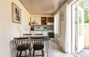 Réfrigérateur, plaque de cuisson, cafetière/bouilloire