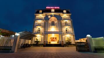 Front of property - evening/night