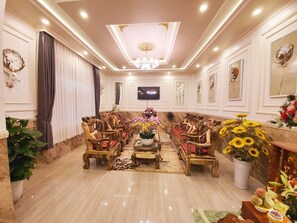 Lobby sitting area - Hong Mai 2 Hotel (Cam Lam)