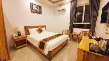 Minibar, desk, blackout drapes, soundproofing