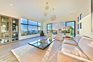TV, fireplace, stereo