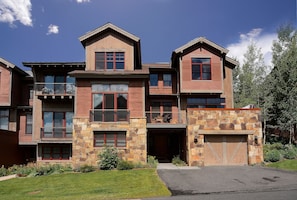 Exterior - Snowmass Villa, Walk to slopes, Hot tub! (Crested Butte)