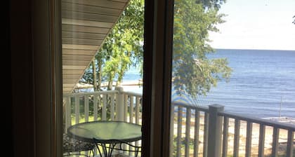 Holiday Lodge on Green Bay