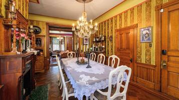 Free daily full breakfast