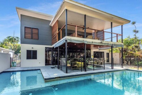 Bramston on the Beach: A Private Poolside Oasis