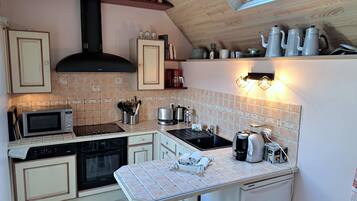 Réfrigérateur, four, plaque de cuisson, lave-vaisselle