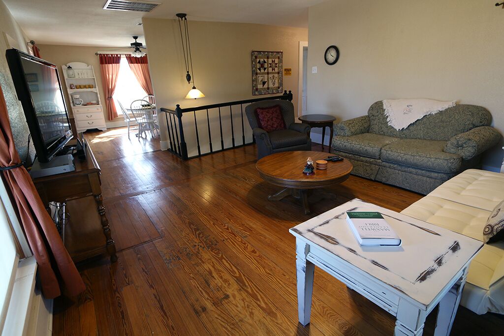 Sterle Historical Home in Downtown Temple - 3 Bedroom Apartment