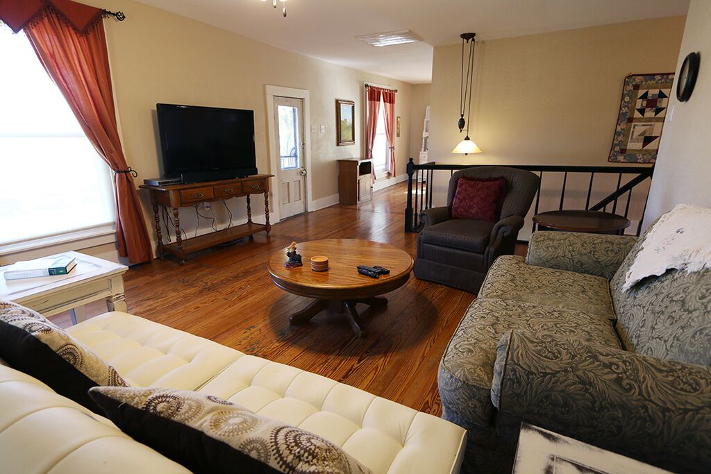 Sterle Historical Home in Downtown Temple - 3 Bedroom Apartment