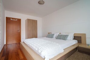 1 soverom, strykejern/-brett, reiseseng for barn og wi-fi (inkludert)