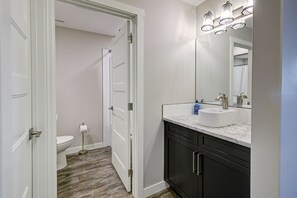 Hair dryer, towels, soap, shampoo - Welcome to the WolfeDen! (Lethbridge)