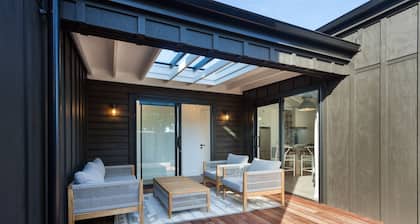 Paradise Beach Barn One Luxury Accommodation Papamoa