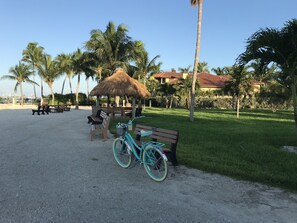Outdoor dining - Peace of Paradise- Inch Beach membership, private pool, beach views from porch! (Key Colony Beach)