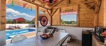 Cozy home in Gospic with sauna