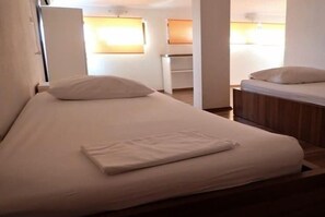 2 makuuhuonetta, silitysrauta/-lauta, ilmainen Wi-Fi