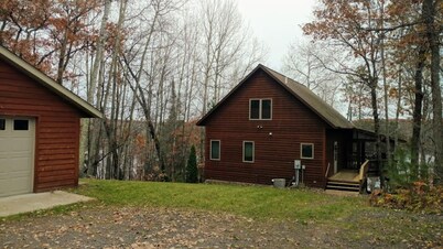 Morning View chalet lake home on Pear Lake 