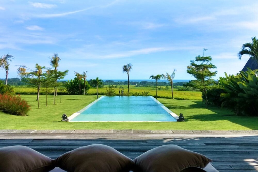 Four Bedrooms Luxurious Residence with Private 25m Pool