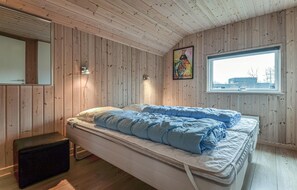 4 bedrooms, travel cot, free WiFi
