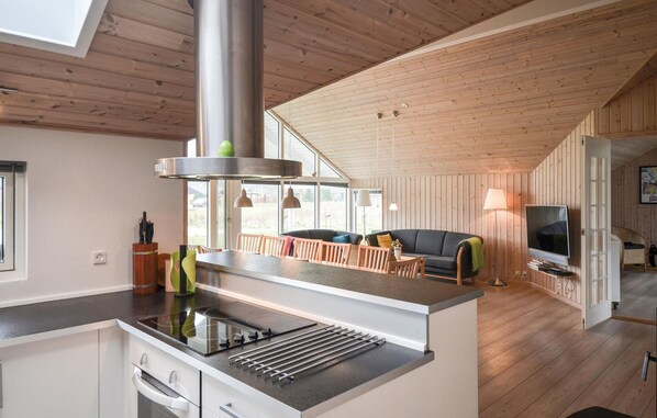 Réfrigérateur, surface de cuisson, lave-vaisselle, cafetière-théière