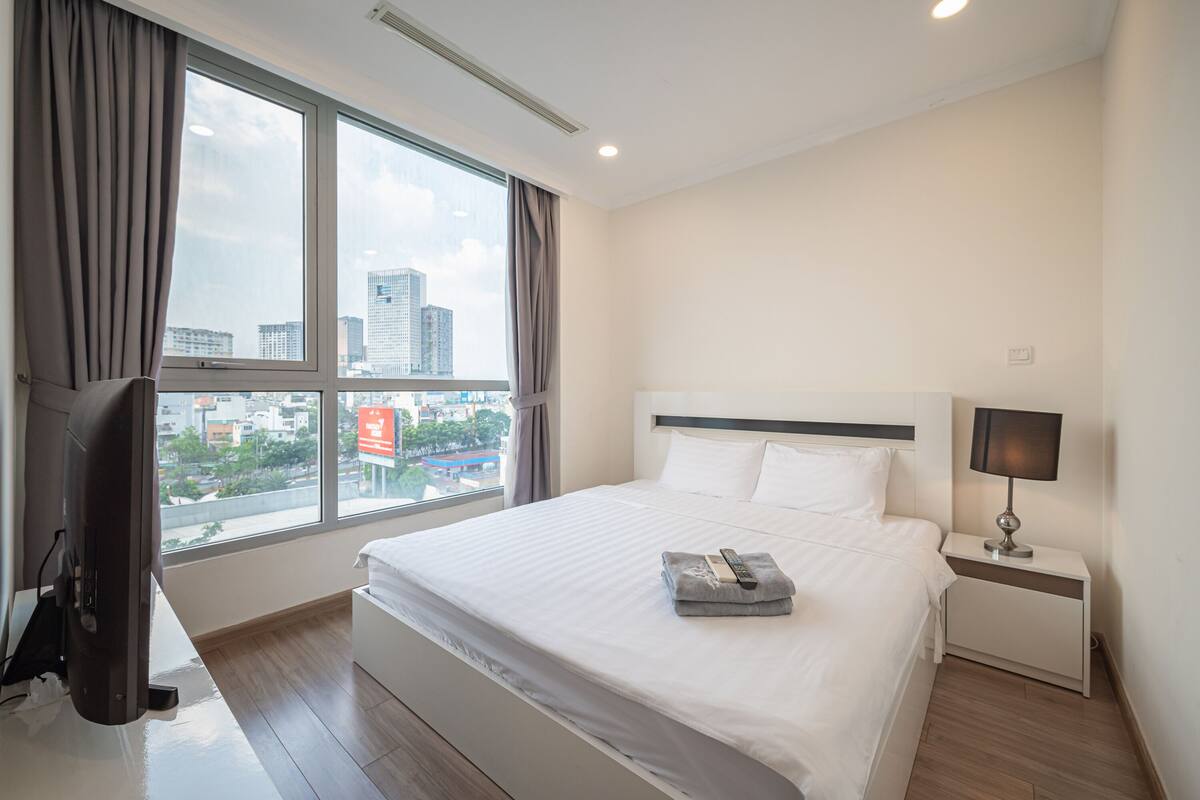 Deluxe Apartment, 2 Bedrooms | Premium bedding, Select Comfort beds, in-room safe, desk