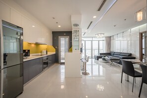 Living area - Vinhomes Luxury - Kelvin's Home (Ho Chi Minh City)