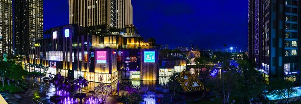 City view from property - Vinhomes Luxury - Kelvin's Home (Ho Chi Minh City)