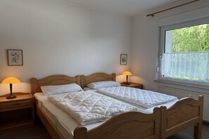 1 chambre, lit de bébé portatif