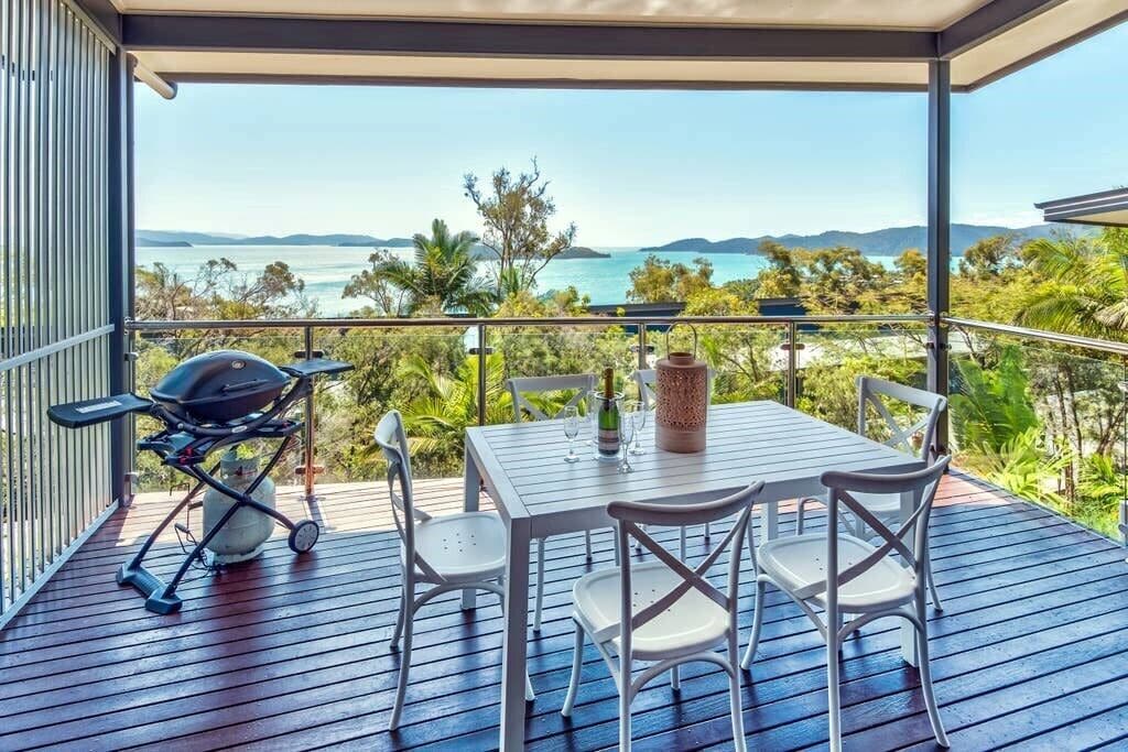 Pinnacle 4 - Seaview Apartment on Hamilton Island