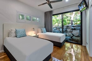 2 habitaciones, tabla de planchar con plancha, wifi y ropa de cama 
