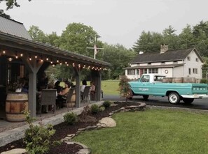 Property grounds - COZY MASTHOPE COTTAGE ATOP SKI BIG BEAR MT & LAKE IN THE POCONOS. (Lackawaxen)