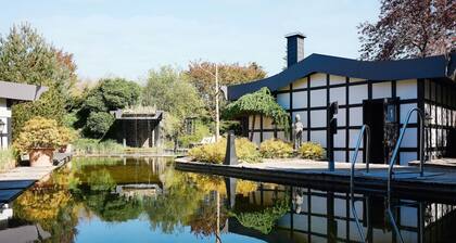 Ferienhaus im Van der Valk Resort en Linstow
