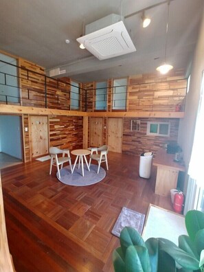 Interior - Jeju Eoeumbungyo 1963 Guesthouse (Jeju City)