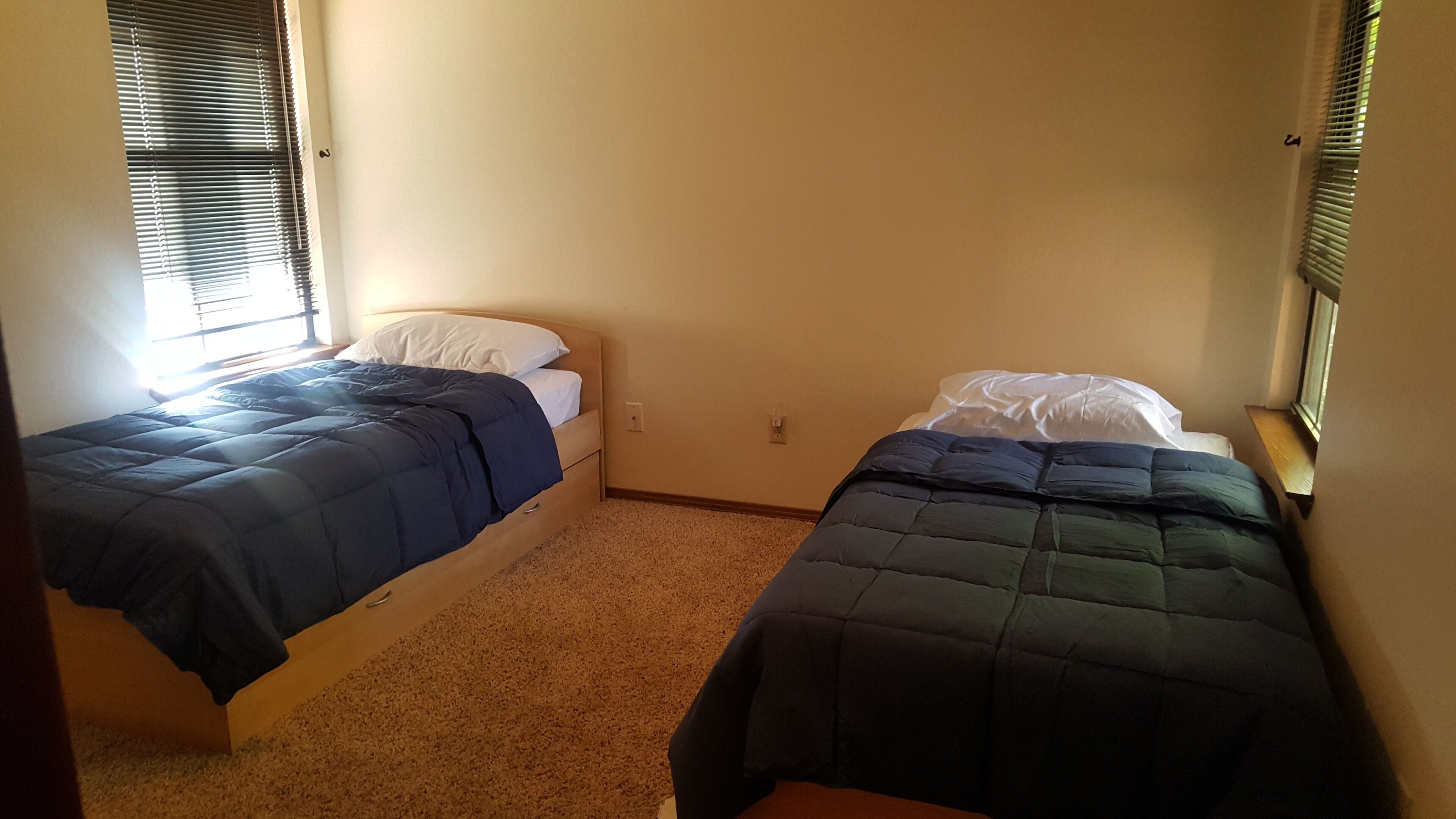  "The Clouds River Villa " - Water front  paradise  7 miles from Sequoias Gate