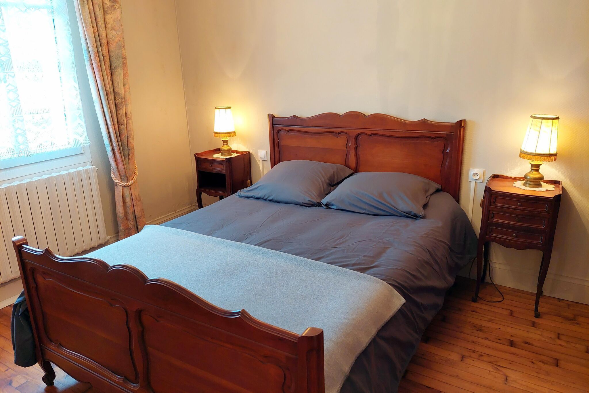 Jacuzzi, billiards and fireplace, semi-detached house, Sibiril