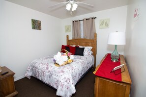 4 soverom, strykejern/-brett, wi-fi (inkludert) og sengetøy