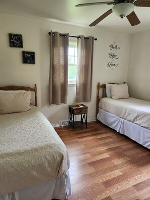 4 habitaciones, tabla de planchar con plancha y wifi gratis 