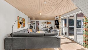 Smart-TV og peis