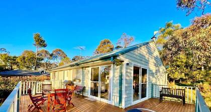 Rocky Mountain Cottage | Weatherboard Home, 3 Bedroom, 2 Bathroom, Spa Bath, Central Heating, Fireplace, Deck, Accessible