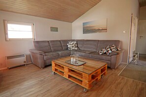 Smart TV y chimenea 