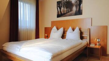 1 bedroom, travel crib, free WiFi