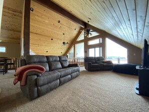 Smart TV, chimenea y tenis de mesa 