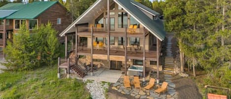 المنشأة من الخارج